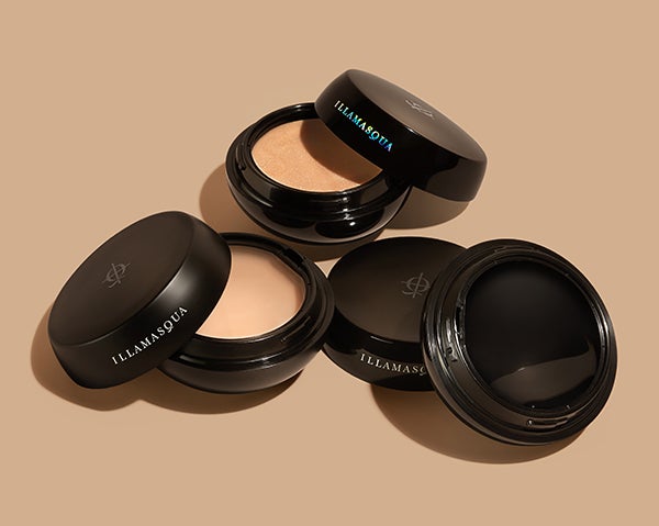 Beyond veil, Matte Veil and Beyond Veil primers open on a black background